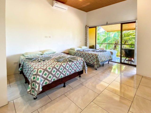 Hotel Uvita Superior Quadruple Room