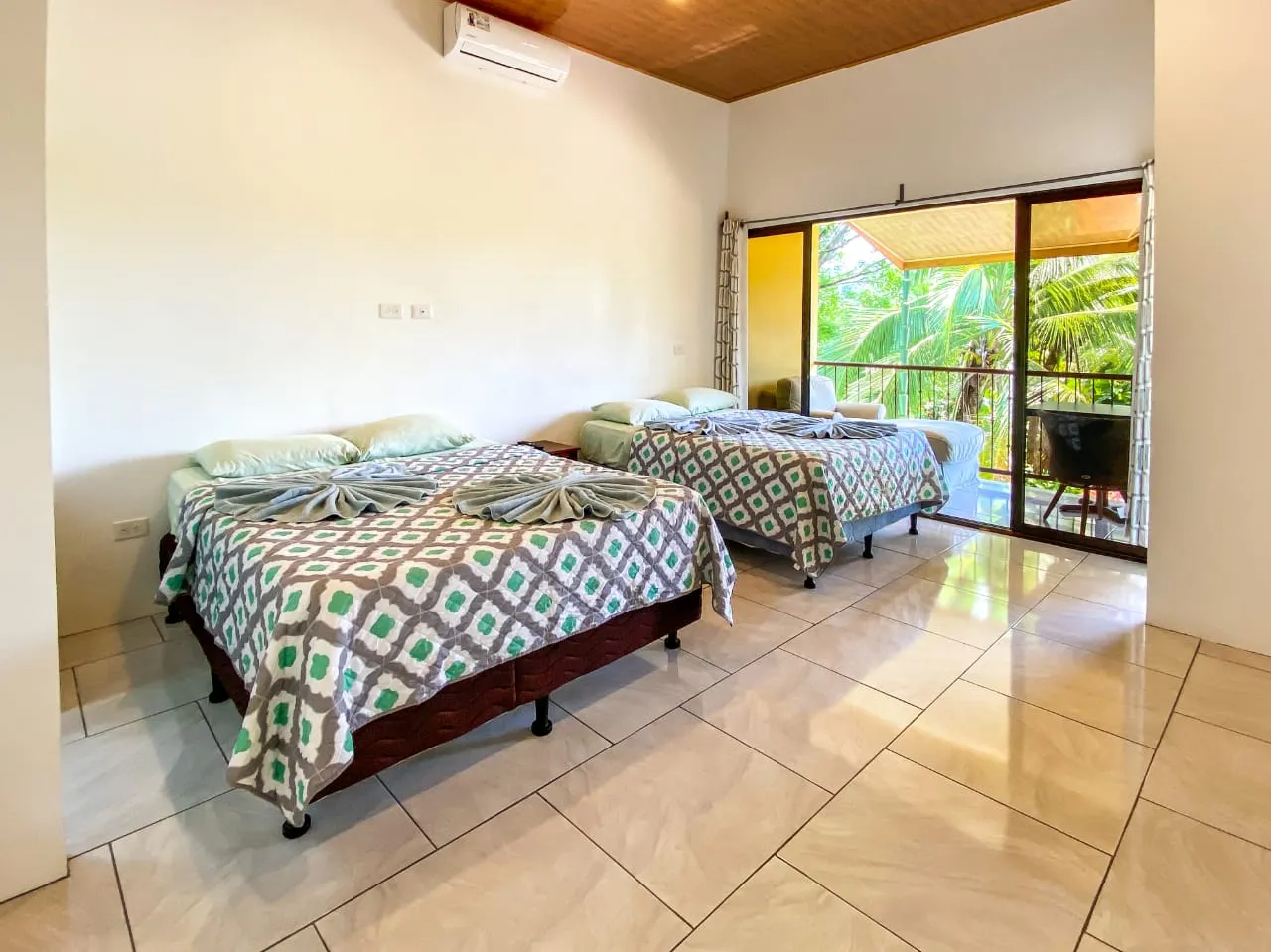 Hotel Uvita Superior Quadruple Room